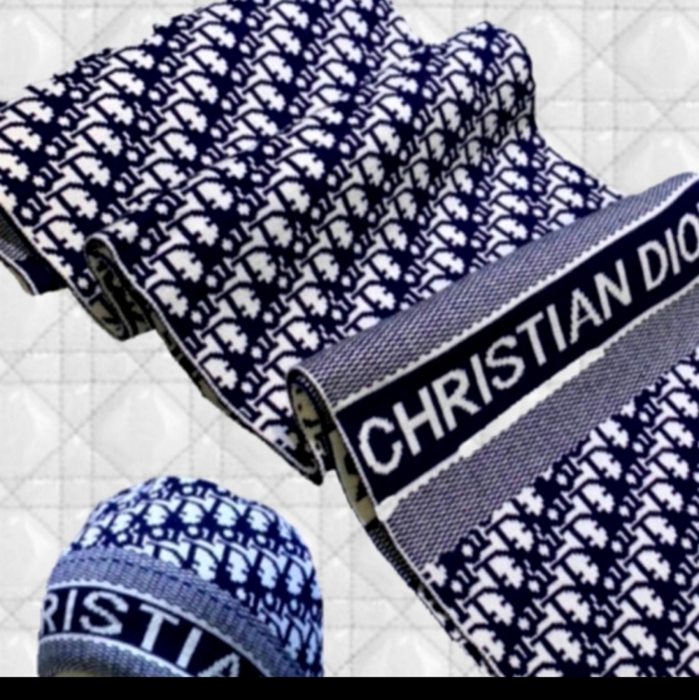 CD SCARF/ HAT - Picture 2 of 6